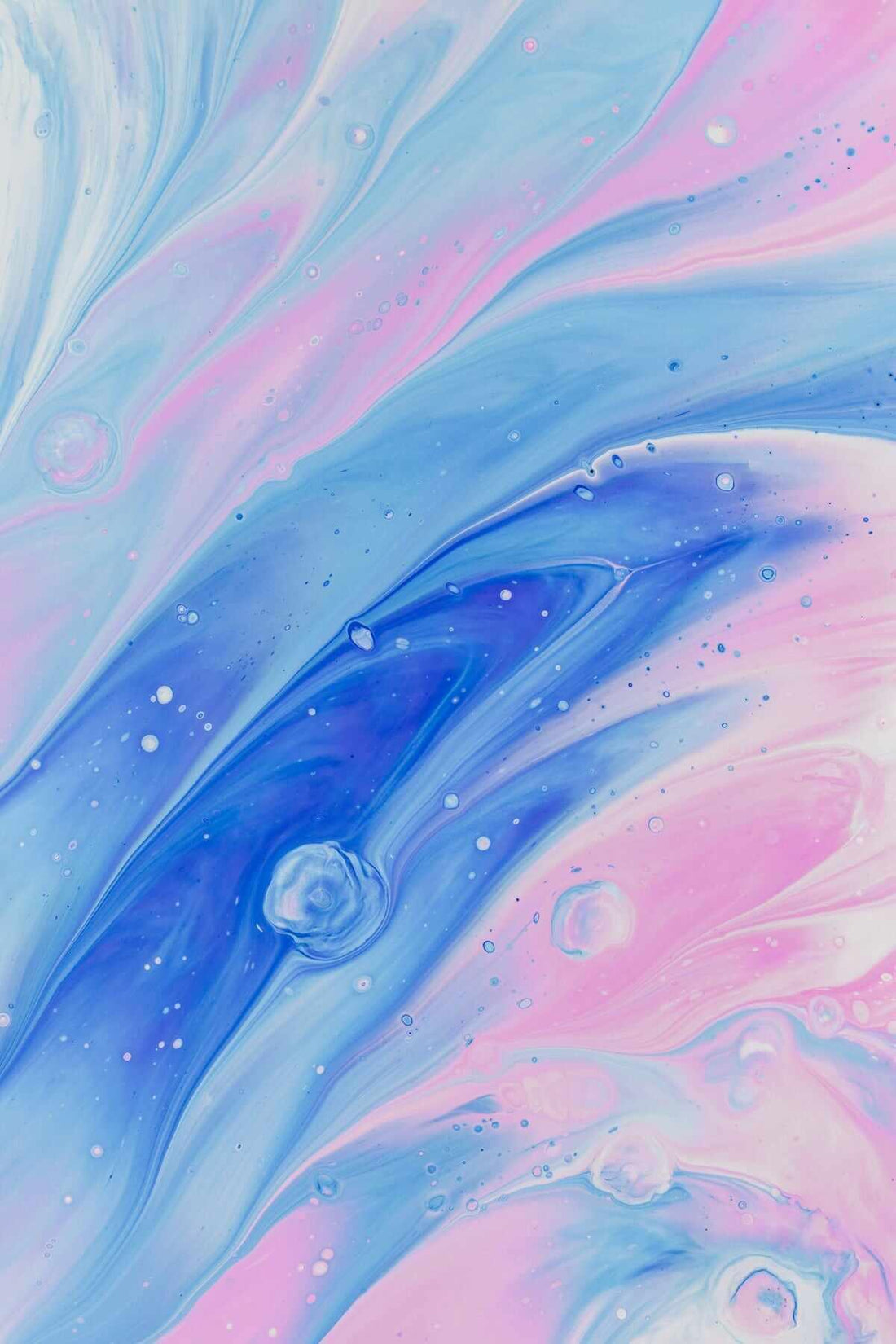 Abstract image representing the importance of sunscreen for skincare through calming colors
